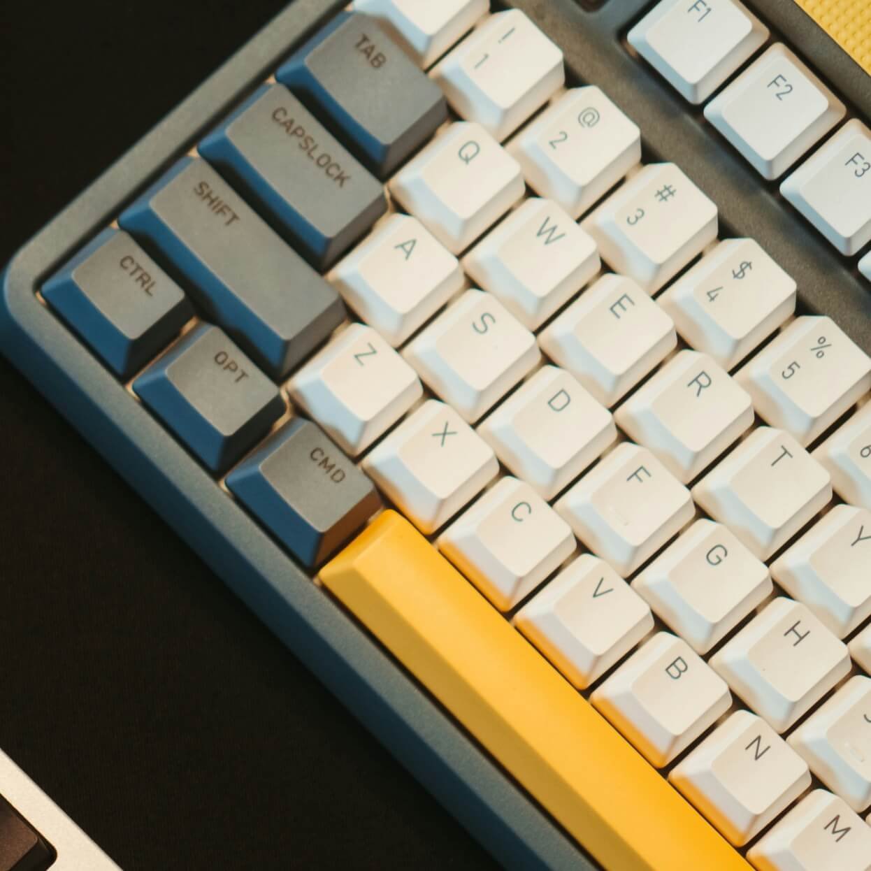 Multicoloured keyboard